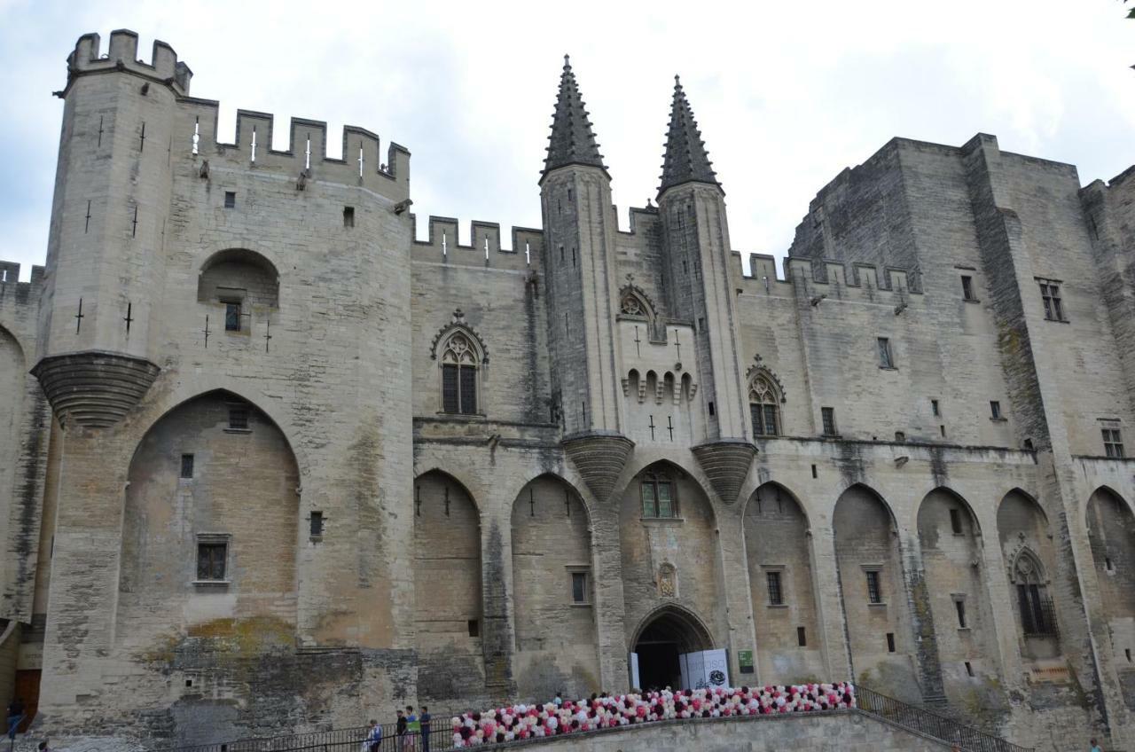 Appartamento Face Au Palais Des Papes Avignone Esterno foto